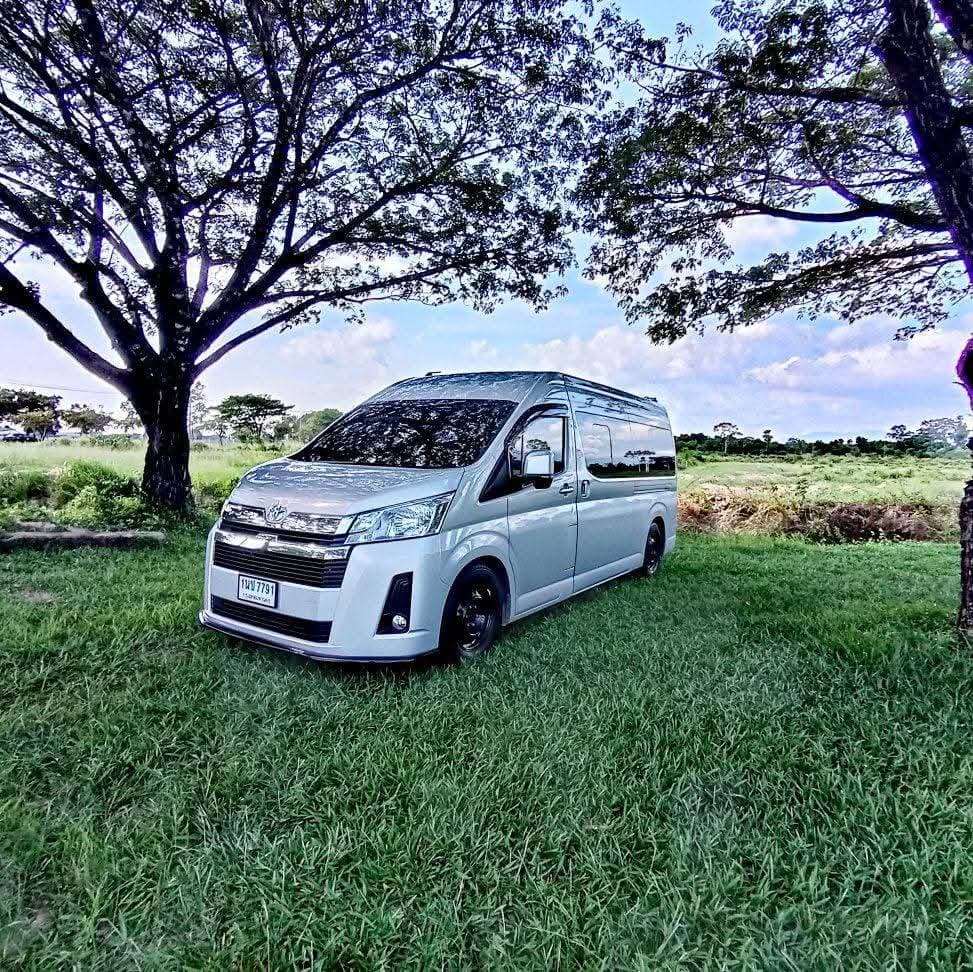 รถตู้เช่า